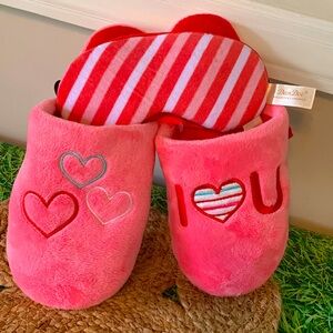 FREE WITH PURCHASE****** Slippers with eye mask, I love you, size 7-8, NWT